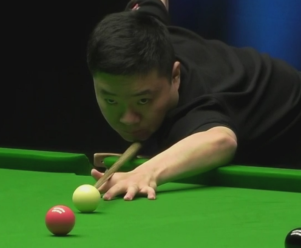 爱游戏平台-包含半场比分：北京以54-52微弱领先，悬念继续！的词条