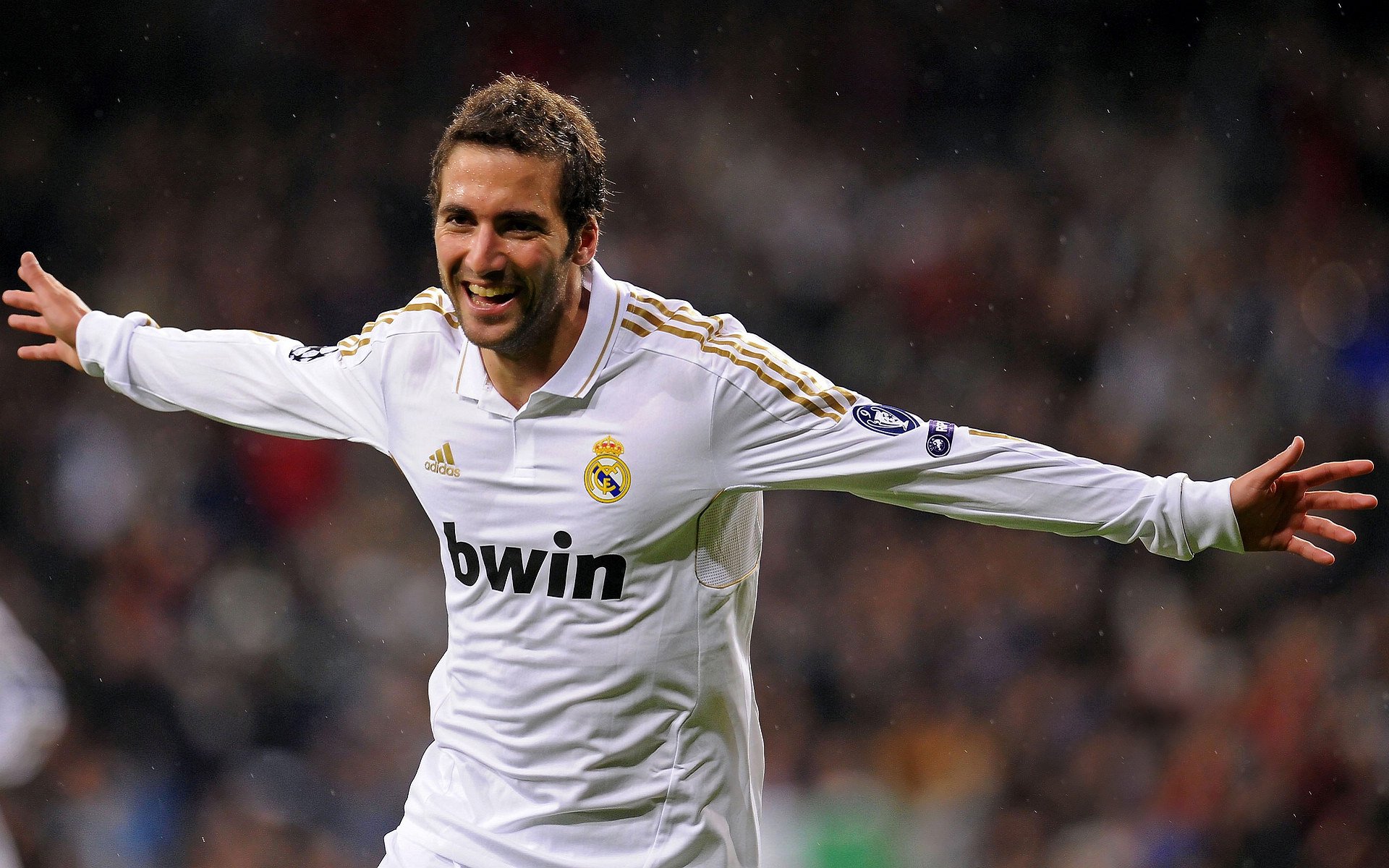 爱游戏体育官方网站-南特豪取山东鲁能主场三分，提升士气备战，南特3号球员