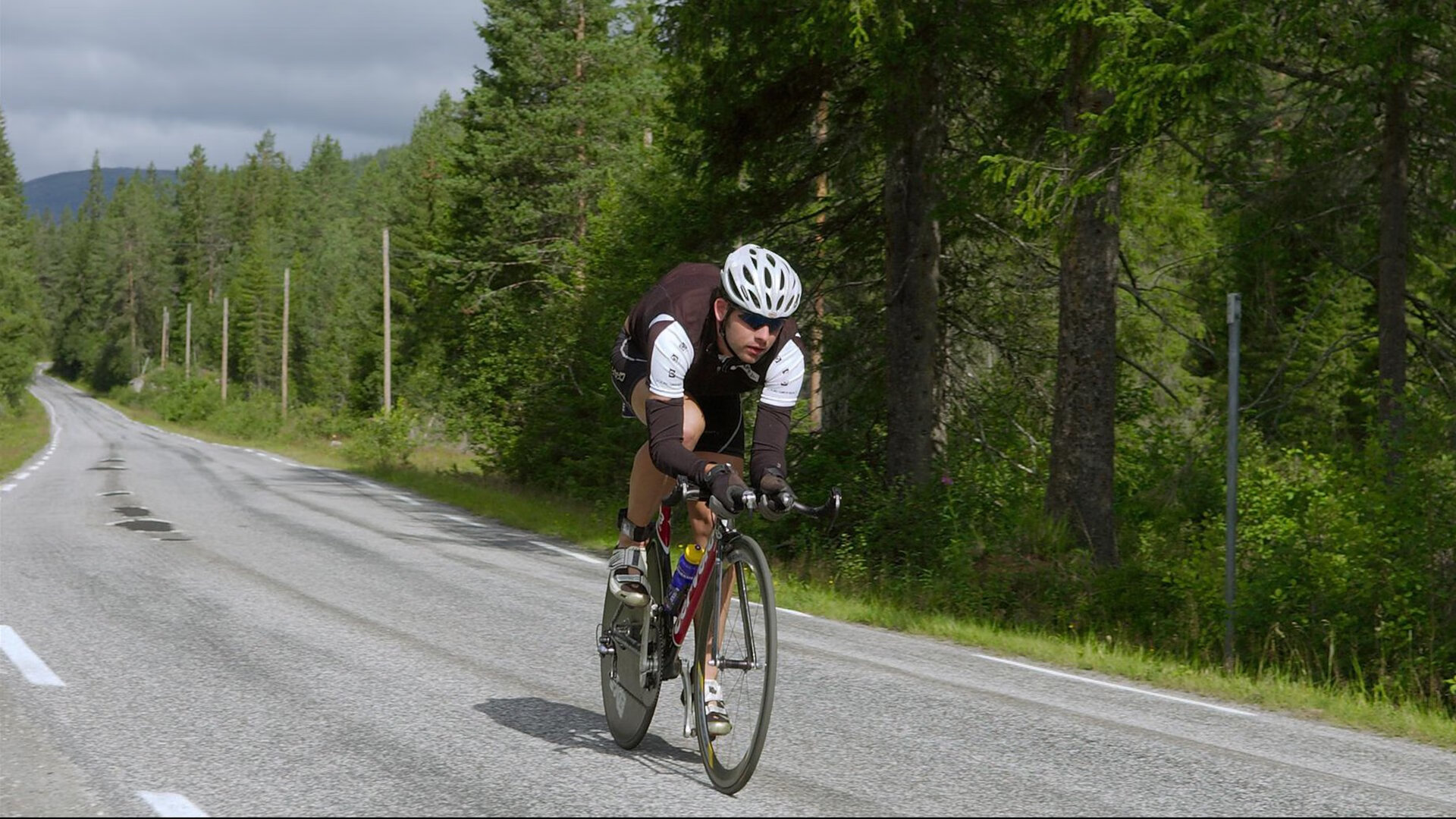 AYX SPORTS-青少年足球选材机制是否科学合理，青少年足球运动员选材