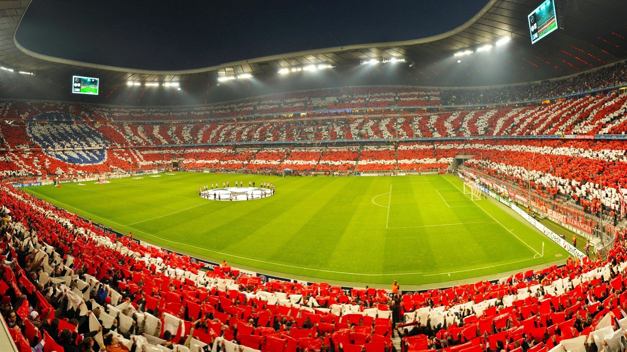 前场球员跑动轨迹是否直接影响中场组织视角，前场球员跑动轨迹是否直接影响中场组织视角